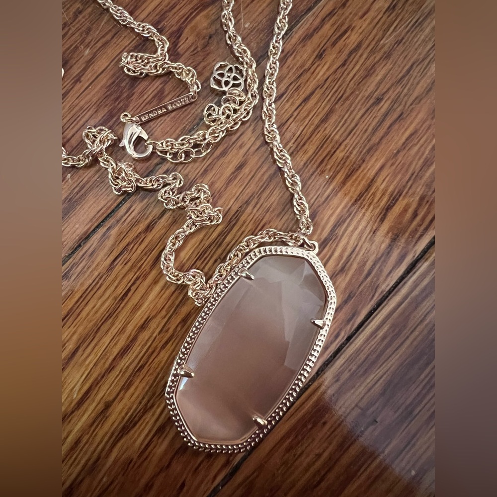 Kendra Scott peach stone rose gold necklace